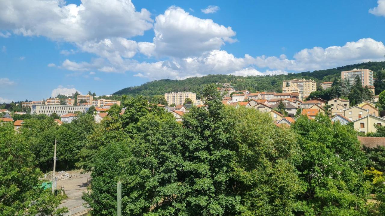 Residence Le Chantilly Vals-pres-le-Puy Екстериор снимка